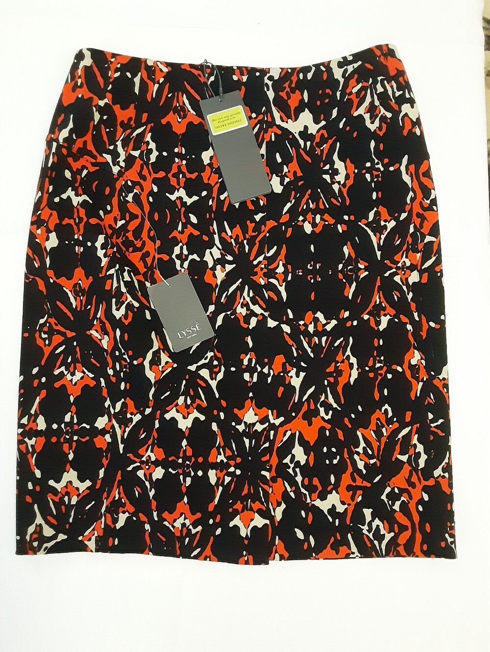 Lysse Skirt Size Large - New with Tags